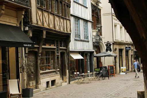 Organiser un séjour à Rouen : conseils pour bien réserver son hébergement